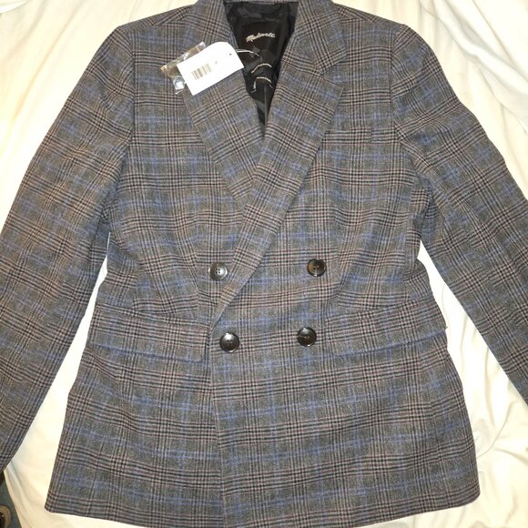 Beautiful blazer - Picture 2 of 4